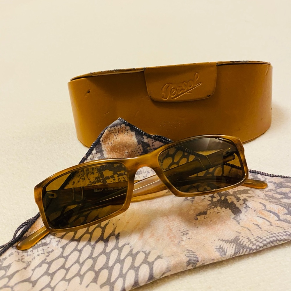 Persol polarized ladies sunglasses. Discontinued color.Excellent condition.